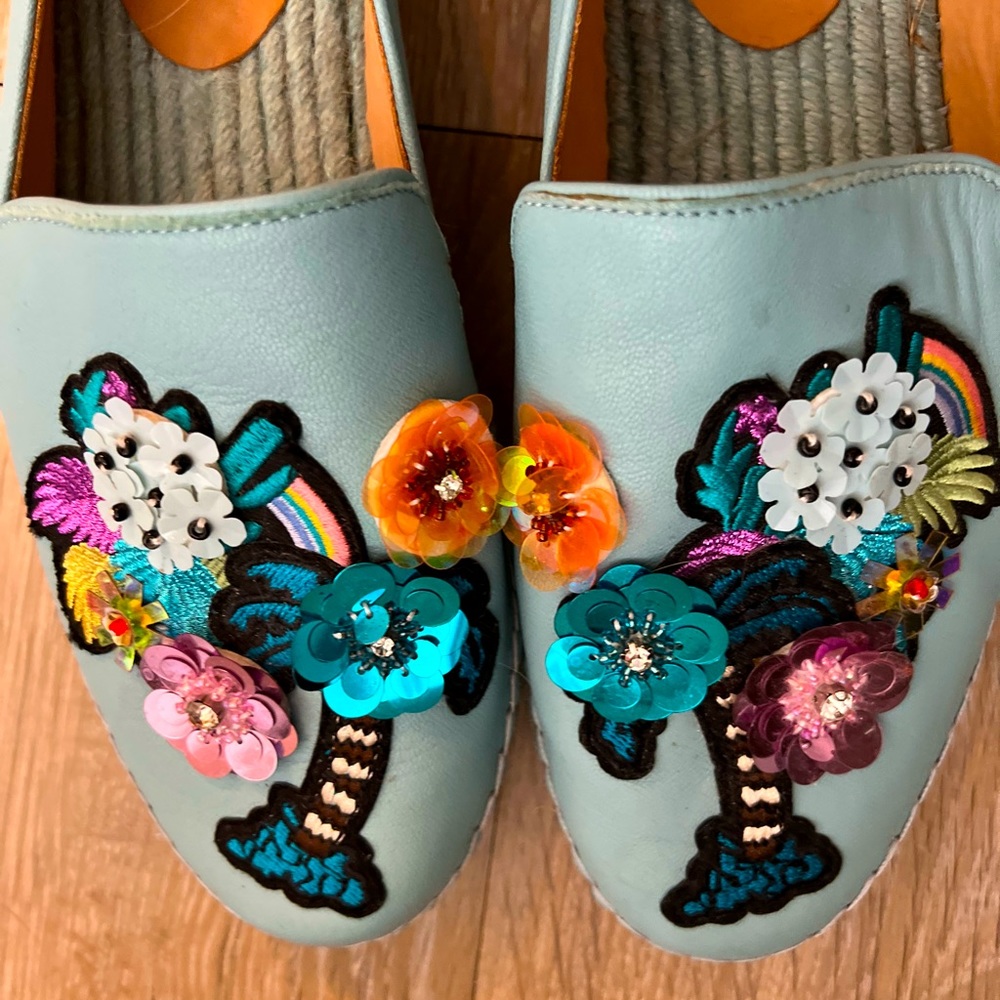 Bill Blass  Espadrilles in Turquoise Leather! EUC